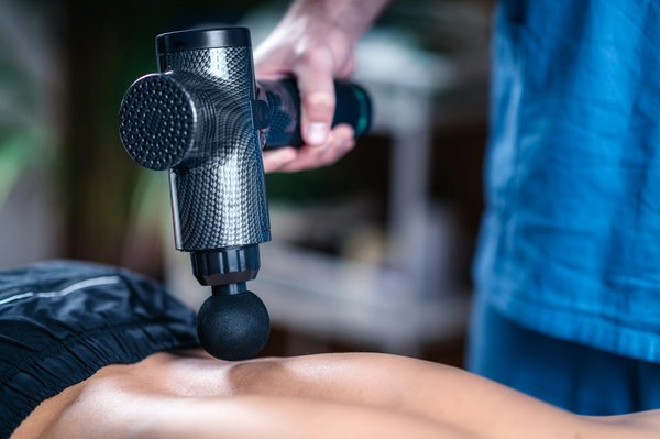 Pistolet de massage izigun pro : récupération et détente assurées